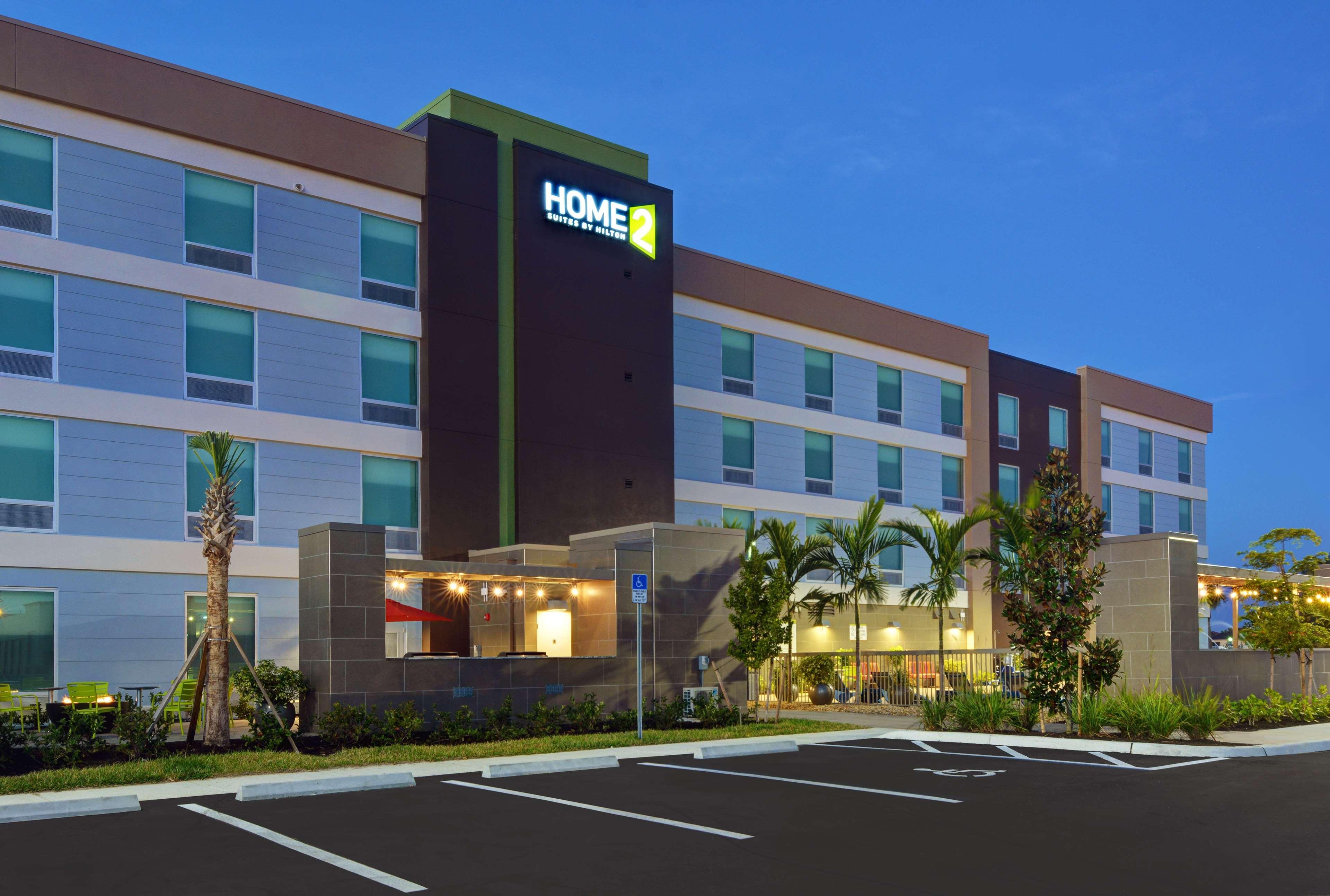 Home2 Suites By Hilton Fort Myers Colonial Blvd Εξωτερικό φωτογραφία